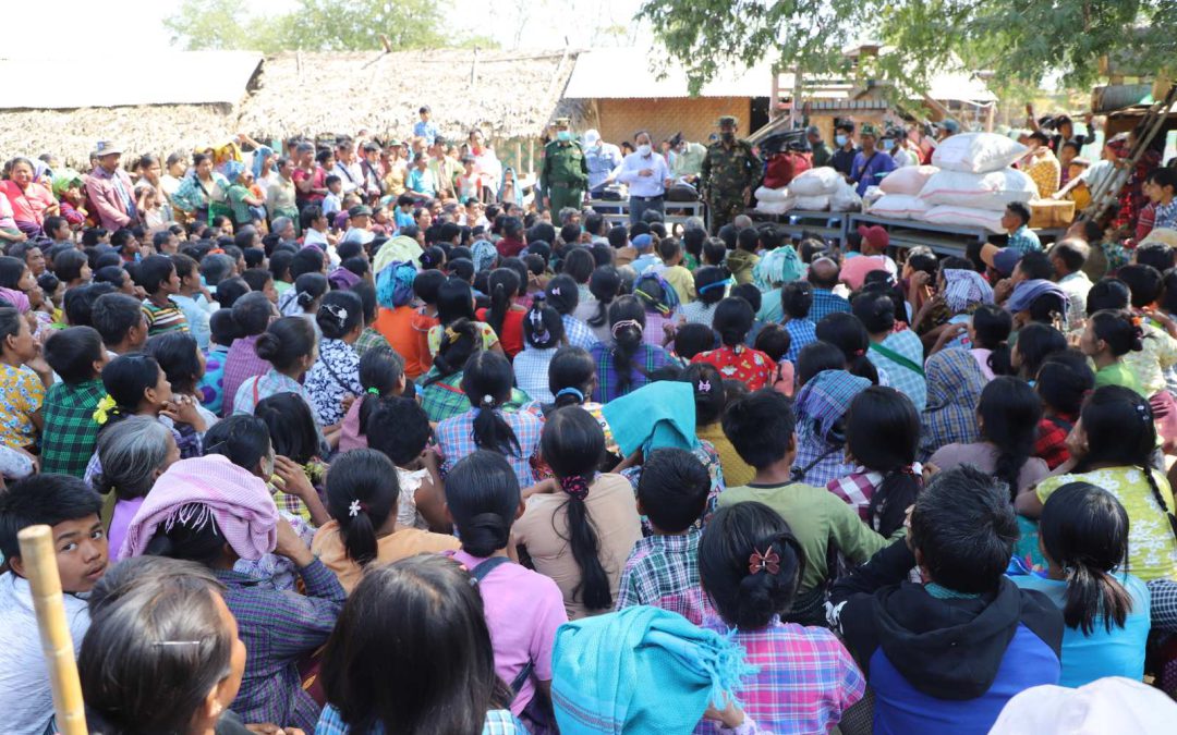 စစ်ကိုင်းတိုင်းဒေသကြီးဝန်ကြီးချုပ် ဦးမြတ်ကျော်၊ အနောက်မြောက်တိုင်းစစ်ဌာနချုပ် တိုင်းမှူး ဗိုလ်မှူးချုပ် သန်းထိုက်၊ ပုလဲမြို့နယ်၊ ဇီးဖြူကုန်းကျေးရွာနှင့် အင်မထီး ကျေးရွာ များမှ  ဒေသခံပြည်သူများအား စားသောက်ဖွယ်ရာများ ထောက်ပံ့ပေးအပ်