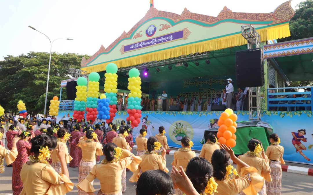 စစ်ကိုင်းတိုင်းဒေသကြီး ဝန်ကြီးချုပ် ဦးမြတ်ကျော် ၁၃၈၃-ခုနှစ်၊ (၂၀၂၂-ခုနှစ်) စစ်ကိုင်းတိုင်းဒေသကြီး မြန်မာ့ရိုးရာယဉ်ကျေးမှု မဟာသင်္ကြန်ပွဲတော် (ဗဟိုမဏ္ဍပ်)ဖွင့်ပွဲ အခမ်းအနားနှင့် အနောက်မြောက်တိုင်း စစ်ဌာနချုပ် (ဗဟိုမဏ္ဍပ်)ဖွင့်ပွဲအခမ်းအနား တက်ရောက် 