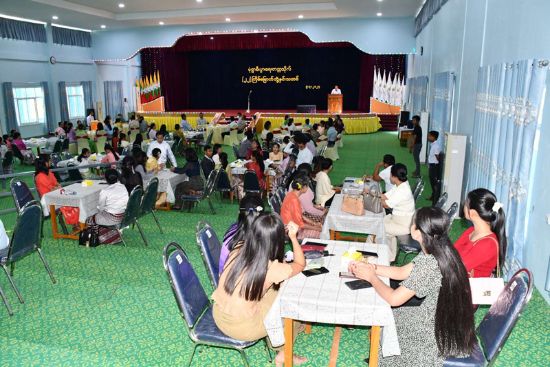 စစ်ကိုင်းတိုင်းဒေသကြီး ဝန်ကြီးချုပ် ဦးမြတ်ကျော် မုံရွာစီးပွားရေးတက္ကသိုလ်(၂၂)ကြိမ်မြောက် ဘွဲ့နှင်းသဘင်အထိမ်းအမှတ် ဂုဏ်ပြုညစာစားပွဲ အခမ်းအနား တက်ရောက်
