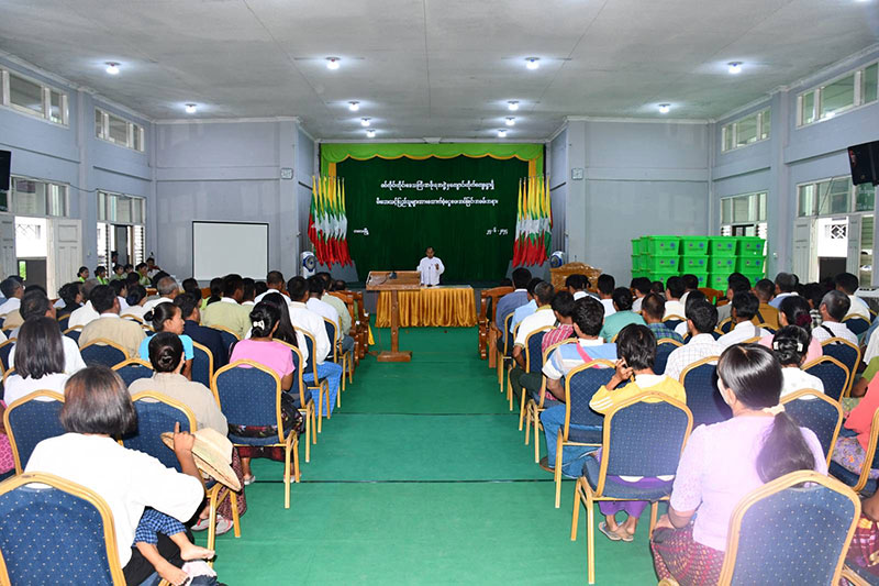 စစ်ကိုင်းတိုင်းဒေသကြီး ဝန်ကြီးချုပ် ဦးမြတ်ကျော် ကလေးတက္ကသိုလ် တွေ့ဆုံပွဲ တက်ရောက်၊ ကျောင်းတိုက်ကျေးရွာရှိ မီးဘေးသင့်ပြည်သူများအား ထောက်ပံ့ငွေပေးအပ်
