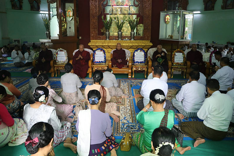 စစ်ကိုင်းတိုင်းဒေသကြီး၊ မုံရွာတက္ကသိုလ် ဆုတောင်းပြည့်စေတီတော်မြတ်ကြီး၏ စိန်ဖူးတော်၊ ငှတ်မြတ်နားတော်၊ ထီးတော်ဘုံအဆင့်ဆင့်နှင့် ရွှေသင်္ကန်းကပ်လှူပူ ဇော်နိုင်ရေးအတွက် ဆရာ တော်ကြီးများထံ သြဝါဒခံယူပွဲနှင့် အလှူငွေပေးအပ်ပွဲ အခမ်းအနားကျင်းပ