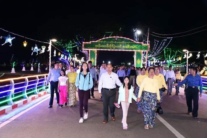 မုံရွာမြို့ ကန်သာယာ ပြည်ထောင်စုကျွန်းရင်ပြင်တွင် တန်ဆောင်တိုင် မီးပုံးပျံလွှတ်ပူဇော်ပွဲနှင့် စတုဒီသာကျွေးမွေးဧည့်ခံပွဲ စည်ကားသိုက်မြိုက်စွာကျင်းပ