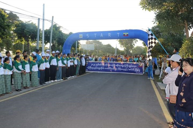 စစ်ကိုင်းတိုင်းဒေသကြီး ဝန်ကြီးချုပ် ဦးမြတ်ကျော် ၂၀၂၄-ခုနှစ်၊ တိုင်းဒေသကြီး ဝန်ကြီးချုပ် ဖလား  အမျိုးသား/သမီး မီနီမာရသွန်၊ စက်ဘီး၊ ပြေးခုန်ပစ်ပြိုင်ပွဲများ ယှဉ်ပြိုင်နေမှုများအား ကြည့်ရှုအားပေး