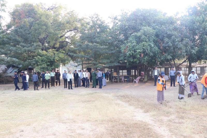 စစ်ကိုင်းတိုင်းဒေသကြီး ဝန်ကြီးချုပ် ဦးမြတ်ကျော် မုံရွာမြို့ စုပေါင်းသန့်ရှင်းလုပ်ငန်း များဆောင်ရွက်နေမှုများအား ကြည့်ရှုအားပေး
