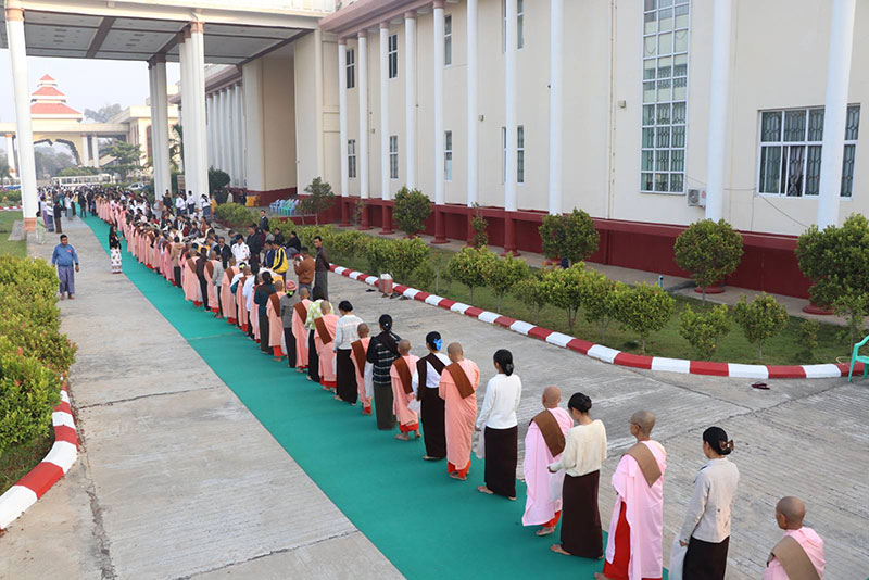 စစ်ကိုင်းတိုင်းဒေသကြီး၊ မုံရွာမြို့ပေါ်ရှိ ကျောင်းတိုက်ကြီးများမှ ဆရာတော်၊သံဃာတော် များအား ဆွမ်းနှင့်ဆွမ်းဟင်းလောင်းလှူပွဲနှင့် သီလရှင်များအား ဆွမ်းဆန်စိမ်းလောင်း လှူပွဲကျင်းပ