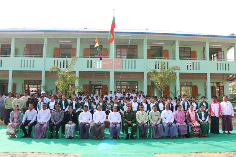 စစ်ကိုင်းတိုင်းဒေသကြီး ဝန်ကြီးချုပ် ဦးမြတ်ကျော် (၇၈)နှစ်မြောက် ပြည် ထောင်စုနေ့ကို ကြိုဆိုဂုဏ်ပြုသောအားဖြင့် မုံရွာမြို့ရှိ ကျောင်းဆောင်သစ်ဖွင့်ပွဲ အခမ်းအနားများ တက်ရောက်