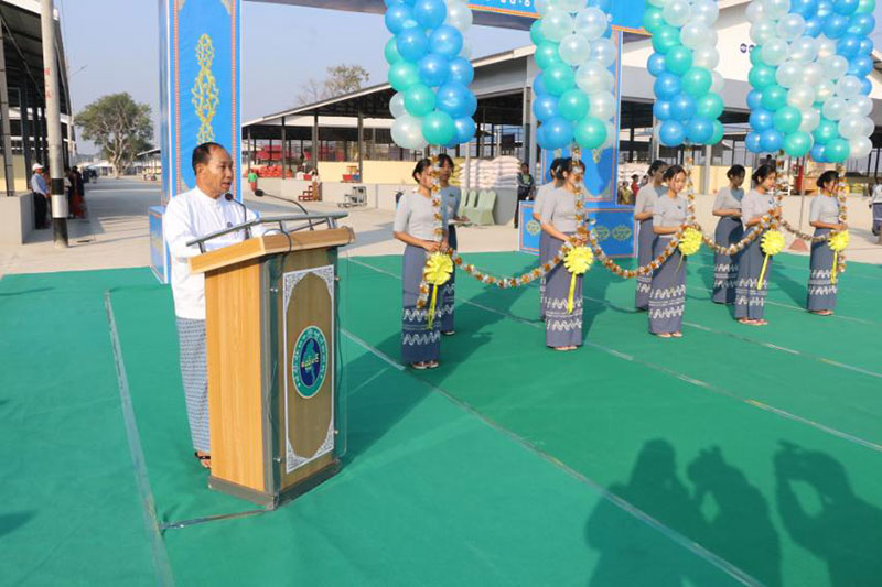 (၇၈)နှစ်မြောက် ပြည်ထောင်နေ့ကို ကြိုဆိုဂုဏ်ပြုသောအားဖြင့် စစ်ကိုင်းတိုင်းဒေသကြီး၊ မုံရွာမြို့၊ လယ်တီရပ်ကွက်ရှိ ပြည်ထောင်စုကုန်စိမ်းပွဲရုံ ဈေးဖွင့်လှစ်