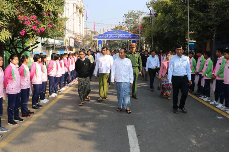 (၇၈)နှစ်မြောက်၊ ပြည်ထောင်စုနေ့ကို ကြိုဆိုဂုဏ်ပြုသောအားဖြင့် မုံရွာမြို့တွင်  နိုင်လွန်ကတ္တရာလမ်း ၄ လမ်း ဖွင့်လှစ်