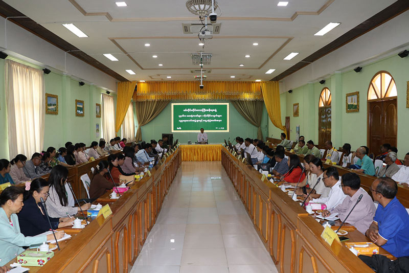 စစ်ကိုင်းတိုင်းဒေသကြီး အစိုးရအဖွဲ့နှင့် မုံရွာမြို့ပေါ်ရှိ ပုဂ္ဂလိကဆေးရုံ/ဘဏ်များ၊ ကိုယ် ပိုင်ကျောင်းများ၊ လူမှုရေးအသင်းအဖွဲ့များနှင့် ဘိုးဘွားရိပ်သာ တာဝန်ရှိသူများနှင့် တွေ့ ဆုံ