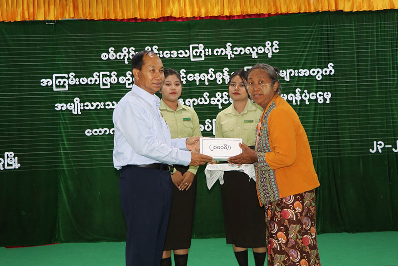 စစ်ကိုင်းတိုင်းဒေသကြီး ဝန်ကြီးချုပ် ဦးမြတ်ကျော် ကန့်ဘလူခရိုင်/မြို့နယ်အဆင့် ဌာနဆိုင်ရာများနှင့်တွေ့ဆုံပွဲ အခမ်းအနား၊ ကန့်ဘလူမြို့ ပြည်သူ့လုံခြုံရေးနှင့် အကြမ်းဖက်နှိမ်နှင်းရေးအဖွဲ့ အဖွဲ့ဝင်များနှင့်တွေ့ဆုံပွဲ အခမ်းအနားများသို့ တက်ရောက်