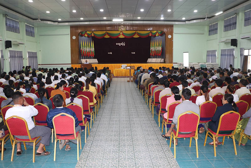 စစ်ကိုင်းတိုင်းဒေသကြီး၊ ဝန်ကြီးချုပ် ဦးမြတ်ကျော် ကလေးခရိုင်/မြို့နယ်အဆင့် ဌာနဆိုင်ရာများ၊မြို့မိ မြို့ဖများ၊ဒေသခံတောင်သူများနှင့် တွေ့ဆုံပွဲအခမ်း အနား တက်ရောက်