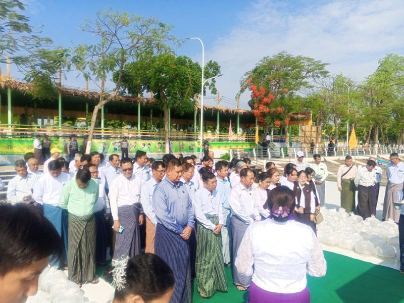 စစ်ကိုင်းတိုင်းဒေသကြီး ဝန်ကြီးချုပ် ဉီးမြတ်ကျော် ရာပြည့်ကပ်ကျော်စေတီတော်ကြီးအတွင်းရှိ ဗုဒ္ဓရုပ်ပွားတော်မြတ်များအားဗုဒ္ဒါဘိသေကအနေကဇာ တင်ခြင်းနှင့် ဇီဝိတဒါနငါးလွှတ်ခြင်း အခမ်းအနားများ တက်ရောက်