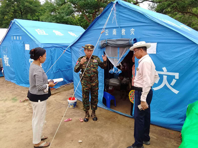 ကာကွယ်ရေးဦးစီးချုပ်ရုံး(ကြည်း)မှ ဒုတိယဗိုလ်ချုပ်ကြီးသက်ပုံနှင့် တိုင်းဒေသကြီးဝန်ကြီးများ စစ်ကိုင်းမြို့၊ ငလျင်ဘေးကယ်ဆယ်ရေးစခန်းများအား ကြည့်ရှုစစ်ဆေး ငလျင်ဘေးကြုံတွေ့ခဲ့ရသည့် ပြည်သူများအား တွေ့ဆုံအားပေး
