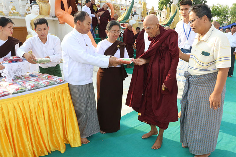 စစ်ကိုင်းတိုင်းဒေသကြီး မုံရွာမြို့၊ မြို့ရာပြည့်စေတီတော်ကြီးအတွင်းရှိ ဗုဒ္ဓရုပ်ပွားတော် မြတ်များအား ဗုဒ္ဒါဘိသေက အနေကဇာတင် အခမ်းအနား ကျင်းပ