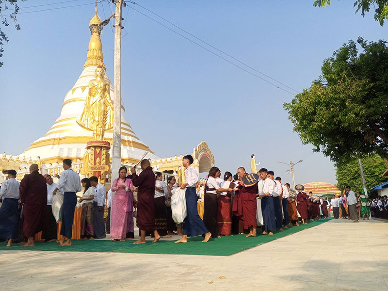 စစ်ကိုင်းတိုင်းဒေသကြီး မုံရွာမြို့၌ ကဆုန်လပြည့်ဗုဒ္ဓနေ့ ညောင်ရေသွန်းလောင်းပူဇော်ပွဲ ကျင်းပ