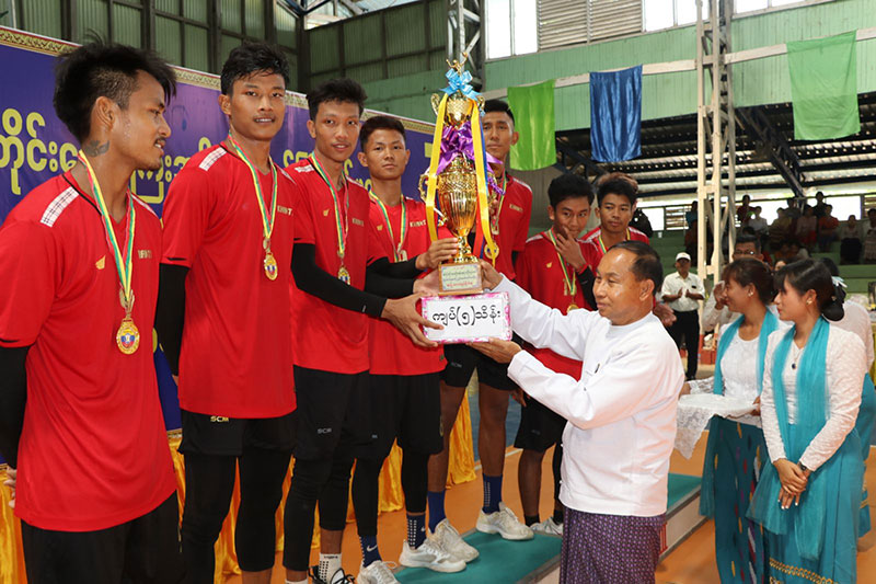 စစ်ကိုင်းတိုင်းဒေသကြီးအစိုးရ အဖွဲ့ ဝန်ကြီးချုပ်ဖလား မြို့နယ်ပေါင်းစုံ အသက်(၂၅)နှစ်အောက် အမျိုးသား/အမျိုးသမီး ဘော်လီဘောပြိုင်ပွဲ ဆုချီးမြှင့်ပွဲကျင်းပ