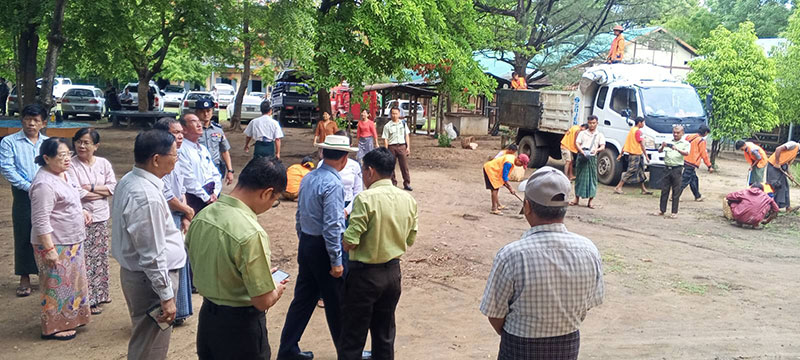 စစ်ကိုင်းတိုင်းဒေသကြီး ဝန်ကြီးချုပ် ဦးမြတ်ကျော် မုံရွာမြို့ အမှတ်(၄)အခြေခံပညာအထက်တန်း ကျောင်းတွင် စုပေါင်းသန့်ရှင်းရေးဆောင်ရွက်နေမှု လိုက်လံကြည့်ရှု