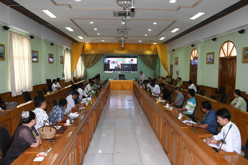 စစ်ကိုင်းတိုင်းဒေသကြီး ဝန်ကြီးချုပ် ဦးမြတ်ကျော် ကျောက်မီးသွေး တူးဖော်လုပ်ကိုင်လျက်ရှိသည့် ကုမ္ပဏီများလျာထားချက်အပြည့် ထုတ်လုပ် သယ်ယူရေး ညှိနှိုင်း အစည်းအဝေးတက်ရောက်