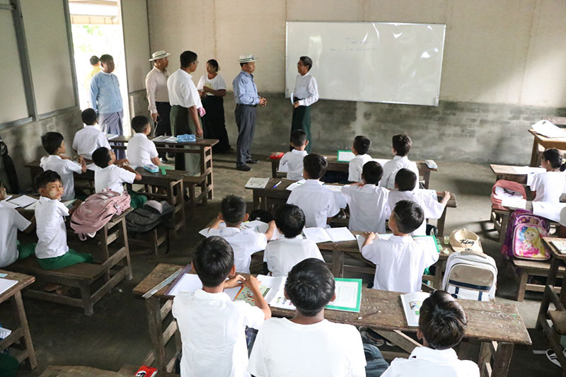 စစ်ကိုင်းတိုင်းဒေသကြီး ဝန်ကြီးချုပ် ဦးမြတ်ကျော် ၂၀၂၅-၂၀၂၆ ပညာသင်နှစ်၊ စစ်ကိုင်း မြို့ပေါ်ရှိ အခြေခံပညာကျောင်းများမှ ကျောင်းသား၊ကျောင်းသူများ စိတ်အေးချမ်းသာစွာဖြင့် ပညာသင်ကြားနေမှုလိုက်လံကြည့်ရှု