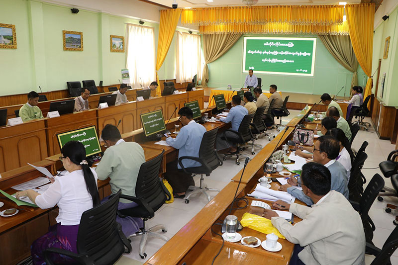 စစ်ကိုင်းတိုင်းဒေသကြီး ဝန်ကြီးချုပ် ဦးမြတ်ကျော် တိုင်းဒေသကြီးအတွင်း ဆီထွက်သီးနှံ နှမ်းနှင့်နေကြာ ပန်းတိုင်အထွက်နှုန်းရရှိရေး လုပ်ငန်းညှိနှိုင်းအစည်းအဝေး တက်ရောက်