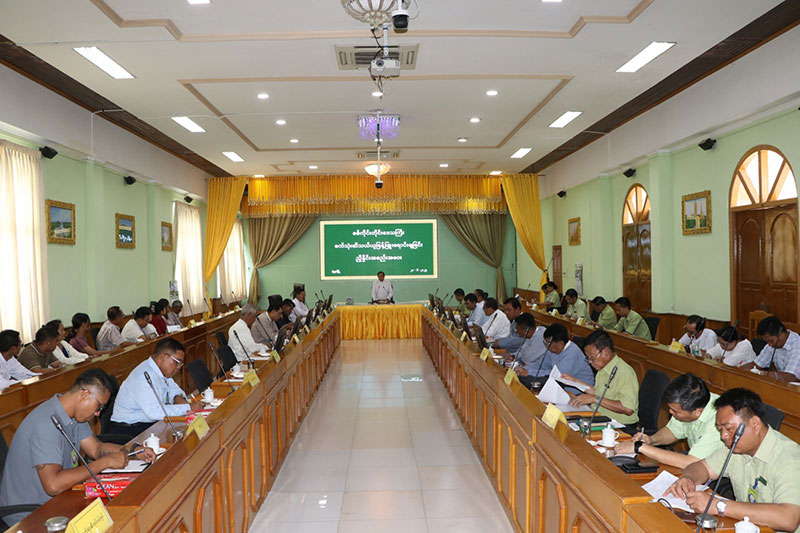 စစ်ကိုင်းတိုင်းဒေသကြီး ဝန်ကြီးချုပ် ဦးမြတ်ကျော် တိုင်းဒေသကြီးအတွင်း စက်သုံးဆီ သယ်ယူဖြန့်ဖြူးရောင်းချခြင်း ညှိနှိုင်းအစည်းအဝေး တက်ရောက်