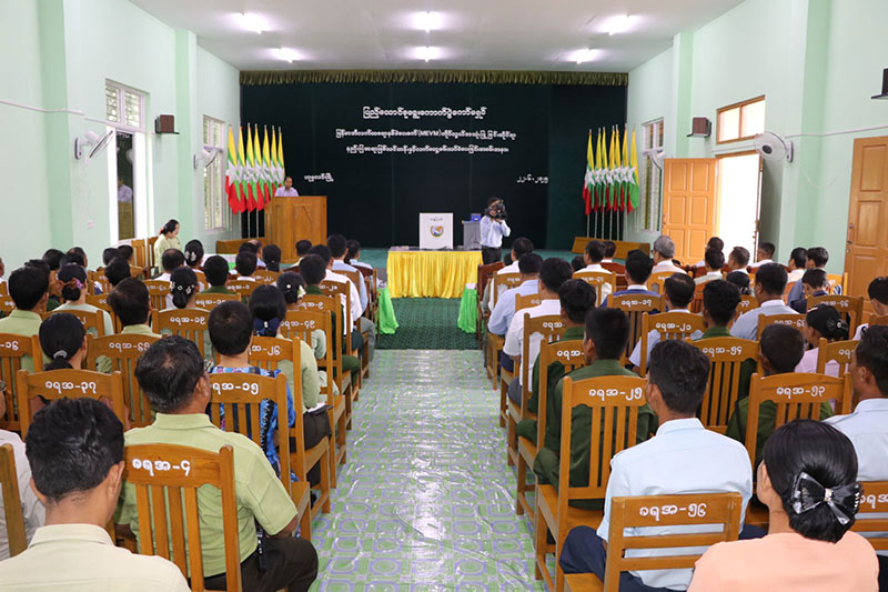 စစ်ကိုင်းတိုင်းဒေသကြီး ဝန်ကြီးချုပ် ဦးမြတ်ကျော် မြန်မာအီလက်ထရောနစ်မဲပေးစက် (MEVM) အသုံးပြုခြင်းဆိုင်ရာနည်းပြဆရာအဖြစ် သင်တန်းဖွင့်ပွဲ အခမ်းအနား တက် ရောက်