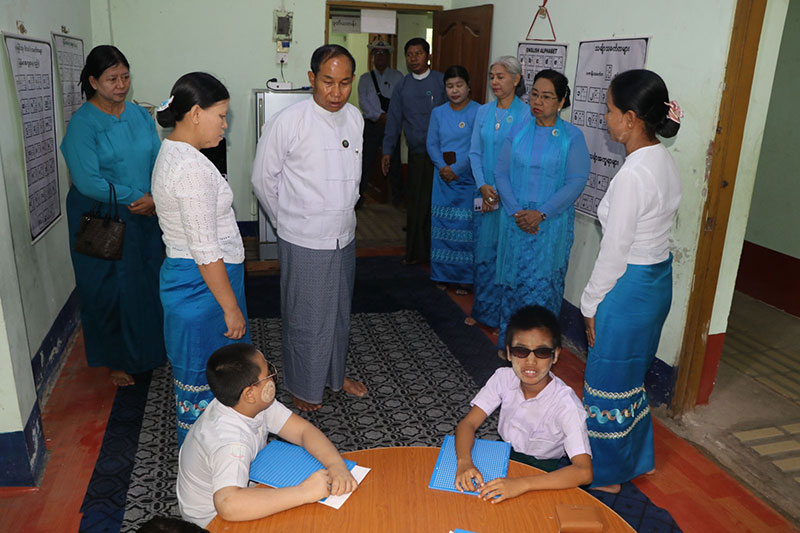 စစ်ကိုင်းတိုင်းဒေသကြီး ဝန်ကြီးချုပ် ဦးမြတ်ကျော် စစ်ကိုင်းမြို့၊ ငလျင်ပြန်လည်ထူထောင်ရေး လုပ်ငန်းများဆောင်ရွက်နေမှု လိုက်လံကြည့်ရှု