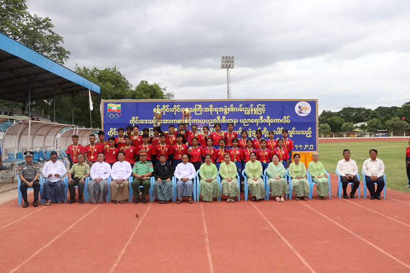 စစ်ကိုင်းတိုင်းဒေသကြီး ဝန်ကြီးချုပ် ဦးမြတ်ကျော် ကျောင်းပေါင်းစုံ အမျိုးသား/အမျိုး သမီး ခရစ်ကတ်ပြိုင်ပွဲ ဗိုလ်လုပွဲနှင့်ဆုချီးမြှင့်ပွဲ တက်ရောက်