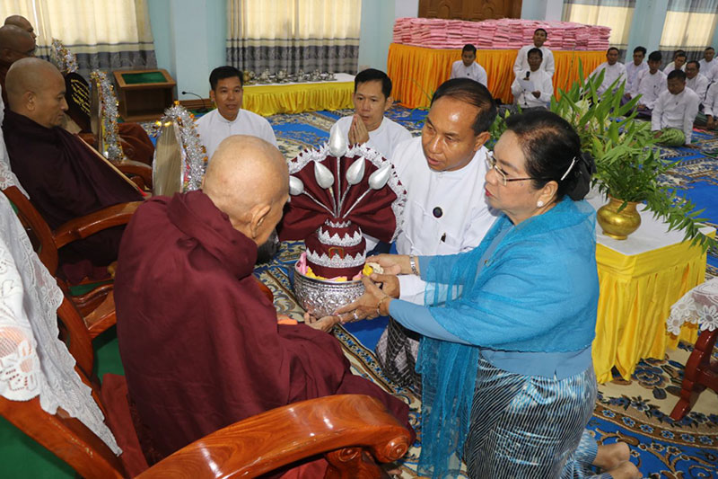 စစ်ကိုင်းတိုင်းဒေသကြီးအစိုးရအဖွဲ့မှ ကြီးမှူးကျင်းပသော ၁၃၈၇-ခုနှစ်၊ (၂၂)ကြိမ်မြောက် စုပေါင်းဝါဆိုသင်္ကန်း ဆက်ကပ်လှူဒါန်းပွဲ အခမ်းအနား ကျင်းပ