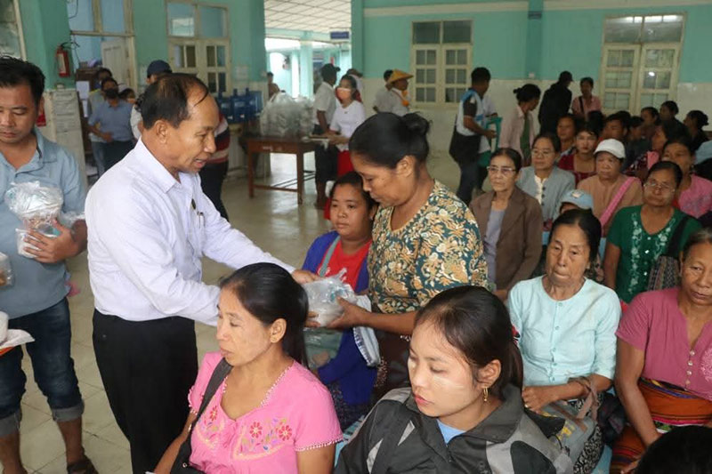 စစ်ကိုင်းတိုင်းဒေသကြီး ဦးမြတ်ကျော် ဟုမ္မလင်းမြို့ စက္ခုဒါနအလှူတော် ၊  သဘာဝဘေးအန္တရာယ် ကြိုတင်ကာကွယ်ရေး လုပ်ငန်းများနှင့် ဒေသဖွံ့ဖြိုးရေးလုပ်ငန်းများဆောင်ရွက်နေမှု လိုက်လံကြည့်ရှု