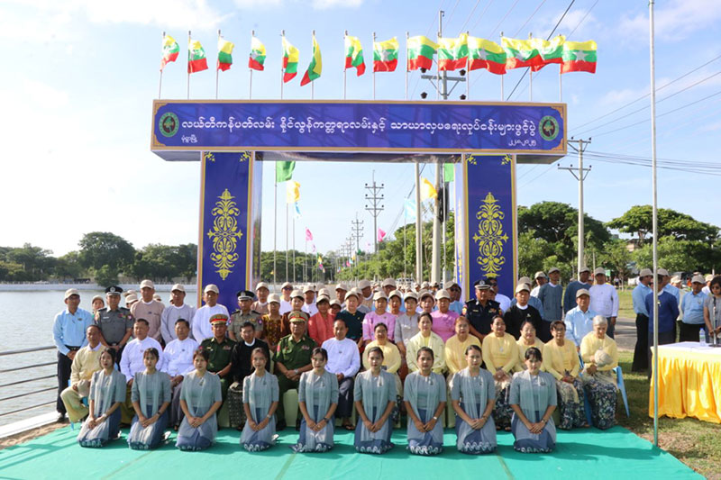 စစ်ကိုင်းတိုင်းဒေသကြီး ဝန်ကြီးချုပ် ဦးမြတ်ကျော် မုံရွာမြို့လယ်တီရေကန် နှင့် အောင်ချမ်းသာရပ်ကွက်ရှိ လွတ်လပ်ရေးရင်ပြင်မုခ်ဦး၊  ပြည်ထောင်စုရင်ပြင်မုခ်ဦးဖွင့်ပွဲ အခမ်းအနားများ တက်ရောက်