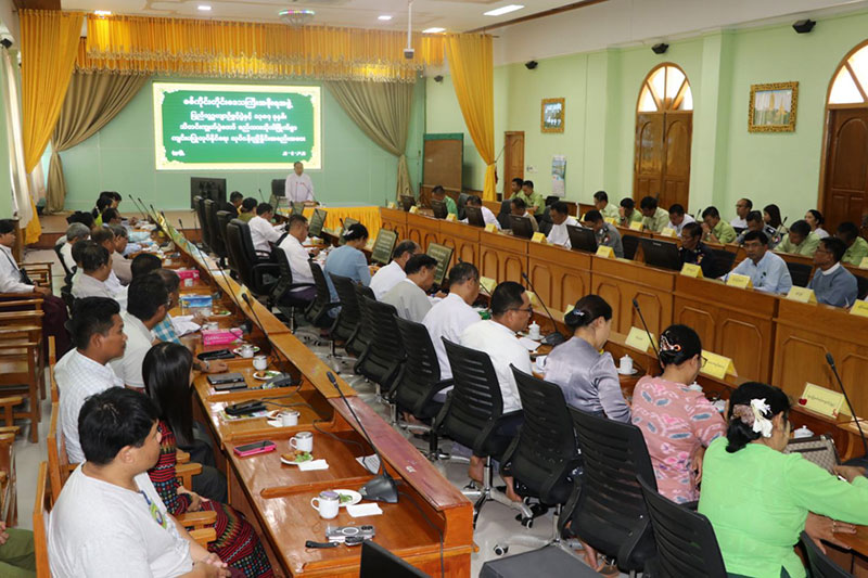 စစ်ကိုင်းတိုင်းဒေသကြီး ဝန်ကြီးချုပ် ဦးမြတ်ကျော် တန်ဖိုးမြှင့်စားသောက်ကုန် (Bakery) အမျိုးမျိုး ထုတ်လုပ်နည်းသင်တန်းဆင်းပွဲနှင့် ၁၃၈၇-ခုနှစ်၊ သီတင်း ကျွတ်ပွဲတော် စည်ကားသိုက်မြိုက်စွာ ကျင်းပပြုလုပ်နိုင်ရေး လုပ်ငန်းညှိနှိုင်းအစည်း အဝေး တက်ရောက်