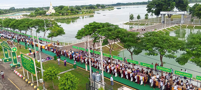 စစ်ကိုင်းတိုင်းဒေသကြီးအစိုးရအဖွဲ့မှ ကြီးမှူးကျင်းပသော မုံရွာမြို့၊ မြို့ရာပြည့်စေတီတော်ကြီးရှိ ဗုဒ္ဓရုပ်ပွားတော် ၄ ဆူအား မသိုးရွှေကြာသင်္ကန်း ဆက်ကပ်လှူဒါန်းခြင်း၊ သံဃာ တော်အပါး (၁၀၀၀) ဆွမ်းဆန်စိမ်းလောင်းလှူပွဲ အခမ်းအနားနှင့် တန်ဆောင်တိုင်ပွဲတော်  ကျင်း ပ