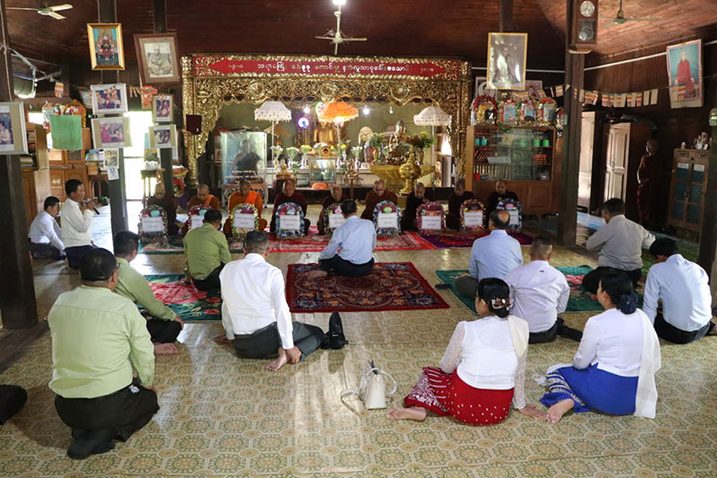စစ်ကိုင်းတိုင်းဒေသကြီး ဝန်ကြီးချုပ် ဦးမြတ်ကျော် ကန့်ဘလူမြို့ပေါ်ရှိ ဆရာတော်ကြီးများထံ လှူဖွယ် ဝတ္ထုပစ္စည်းများ ဆက်ကပ်လှူဒါန်း၊  ကန့်ဘလူမြို့ပေါ်ရှိ အခြေခံပညာကျောင်းများ အေးချမ်းတည် ငြိမ်စွာဖြင့် ပညာသင်ကြားနေမှုများအား လိုက်လံကြည့်ရှုပြီး ဆရာ/ဆရာမများနှင့်