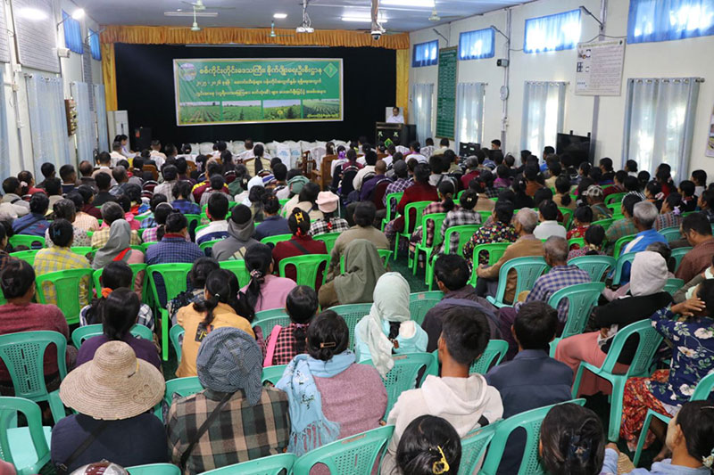 စစ်ကိုင်းတိုင်းဒေသကြီး ဝန်ကြီးချုပ် ဦးမြတ်ကျော် ဆောင်းသီးနှံများ ပန်းတိုင်အထွက်နှုန်းရရှိရေးအတွက် သွင်းအားစု (ယူရီးယားဓါတ်မြေဩဇာနှင့်လယ်ယာ သုံးစက်မောင်းဆီ)များ ပေးအပ်ပွဲအခမ်းအနား တက်ရောက်