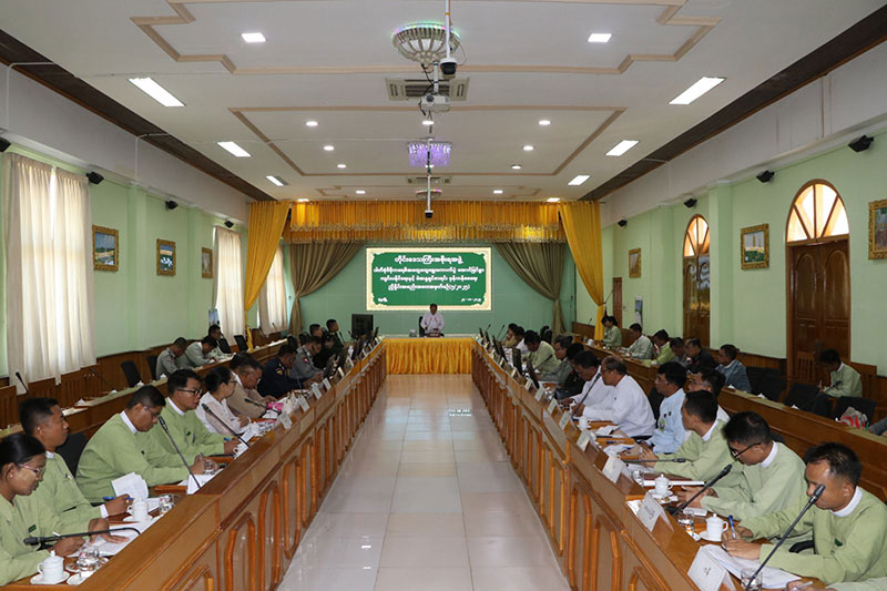 စစ်ကိုင်းတိုင်းဒေသကြီး ဝန်ကြီးချုပ် ဦးမြတ်ကျော် မုံရွာမြို့၊ သမိုင်းဝင် ဆုတောင်းပြည့် စေတီတော်မြတ်ကြီး လုံးတော်ပြည့် ရွှေသင်္ကန်းကပ်လှူပူဇော်နေမှုအား သွားရောက် ကြည့်ရှုဖူးမျှော်အလှူငွေများပေးအပ်