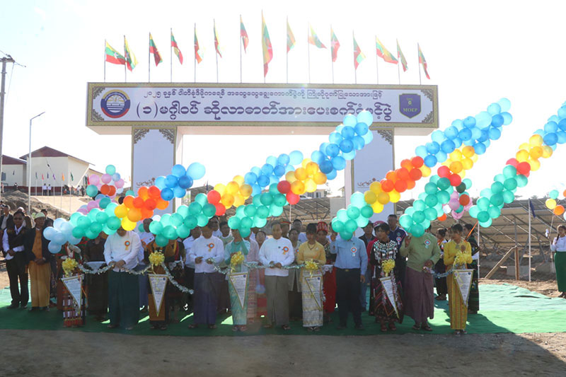 စစ်ကိုင်းတိုင်းဒေသကြီး ဝန်ကြီးချုပ် ဦးမြတ်ကျော် ၂၀၂၅ ခုနှစ်၊ ပါတီစုံဒီမိုကရေစီအထွေထွေ ရွေးကောက်ပွဲအား ကြိုဆိုဂုဏ်ပြုသောအားဖြင့် ခန္တီးမြို့ ၁ မဂ္ဂါဝပ် ဆိုလာဓာတ်အား ပေးစက်ရုံ ဖွင့်ပွဲအခမ်းအနားသို့ တက်‌ ရောက်၊ စိုက်ပျိုးရေးလုပ် ငန်းများဆောင်ရွက်နေမှု လိုက်လ