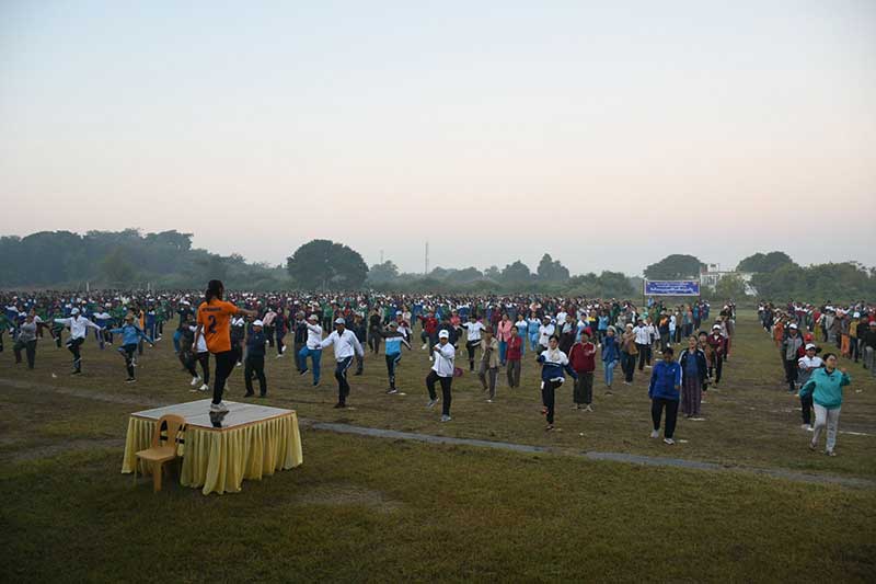 စစ်ကိုင်းတိုင်းဒေသကြီး ဝန်ကြီးချုပ် ဦးမြတ်ကျော် စစ်ကိုင်းမြို့၌ ၂၀၂၅-ခုနှစ်၊ ဒီဇင်ဘာ အားကစားလ ပထမပတ် လူထုစုပေါင်းလမ်းလျှောက်ပွဲနှင့် ရွေးကောက်ပွဲဆိုင်ရာ စတစ်ကာ၊ လက်ကမ်းစာစောင်များဖြန့်ဝေ၊စစ်ကိုင်းမြို့ဖွံ့ဖြိုးရေးလုပ်ငန်းများဆောင်ရွက်နေမှု လိုက်လံကြည်ရှု