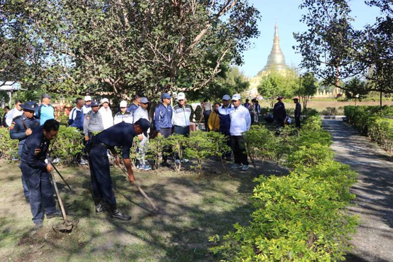 စစ်ကိုင်းတိုင်းဒေသကြီး ဝန်ကြီးချုပ် ဦးမြတ်ကျော် ကန့်ဘလူမြို့ ဒီဇင်ဘာ အားကစားလ တတိယပတ် လူထုစုပေါင်းလမ်းလျှောက်ပွဲ ပါဝင်ဆင်နွှဲ၊ စုပေါင်းသန့် ရှင်းရေးလုပ်ငန်းများ ဆောင်ရွက်နေမှုလိုက်လံကြည့်ရှု
