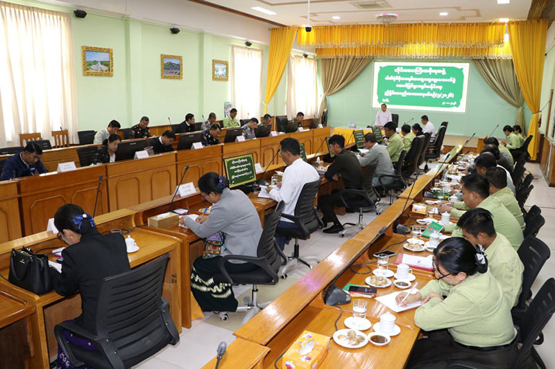 စစ်ကိုင်းတိုင်းဒေသကြီး ဝန်ကြီးချုပ် ဦးမြတ်ကျော် ၂၀၂၅-၂၀၂၆-ခုနှစ်၊ ဆောင်းသီးနှံများ ပန်းတိုင်အထွက်နှုန်းရရှိရေးအတွက် သွင်းအားစုများ ပေးအပ်ပွဲနှင့် ၂၀၂၅-ခုနှစ်၊ ပါတီစုံဒီမိုကရေစီအထွေ ထွေရွေးကောက်ပွဲ အပိုင်း(၃) အောင်မြင်စွာကျင်းပနိုင်ရေး ညှိနှိုင်းအစည်းအဝေး(