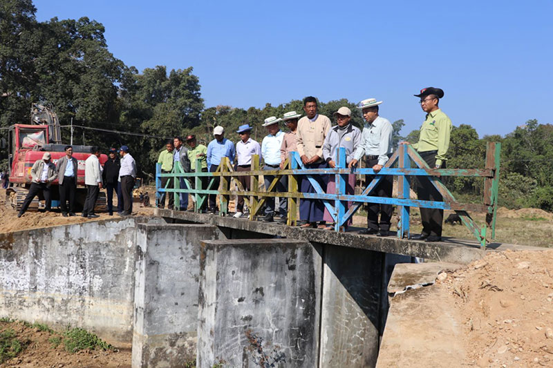 စစ်ကိုင်းတိုင်းဒေသကြီး ဝန်ကြီးချုပ် ဦးမြတ်ကျော် ဟုမ္မလင်းမြို့ ဒေသဖွံဖြိုးရေးလုပ်ငန်းများ ဆောင် ရွက်နေမှု လိုက်လံကြည့်ရှု