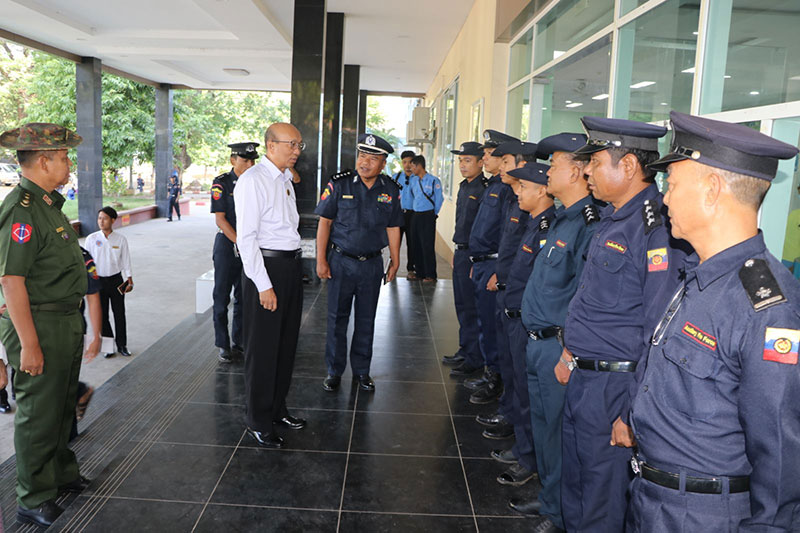 စစ်ကိုင်းတိုင်းဒေသကြီး အစိုးရအဖွဲ့ ဝန်ကြီးချုပ် ဦးကိုလေး နှစ်(၈၀) ပြည့် မြန်မာနိုင်ငံမီးသတ်တပ်ဖွဲ့ကို ကြိုဆိုဂုဏ်ပြုသောအားဖြင့် သန္ဓေ   /အရန်မီးသတ်တပ်ဖွဲ့ဝင်များ စုပေါင်းသွေးလှူဒါန်းခြင်း အခမ်းအနား တက်ရောက်