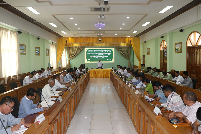 စစ်ကိုင်းတိုင်းဒေသကြီး ဝန်ကြီးချုပ် ဦးကိုလေး တိုင်းဒေသကြီးရဲတပ်ဖွဲ့မှ စွမ်းစွမ်းတမံ ဆောင်ရွက်ခဲ့သည့် တပ်ဖွဲ့ဝင်များအား တိုင်းဒေသကြီးအစိုးရအဖွဲ့မှ ဂုဏ်ပြုချီးမြှင့်ခြင်း အခမ်းအနားနှင့် တိုင်းဒေသကြီးအတွင်း စက်သုံးဆီသယ်ယူဖြန့်ဖြူးရောင်းချခြင်း လုပ်ငန်း ညှိနှ