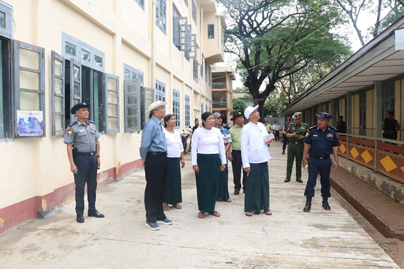 စစ်ကိုင်းတိုင်းဒေသကြီး ဝန်ကြီးချုပ် ဦးကိုလေး ၂၀၂၆-၂၀၂၇ ပညာသင်နှစ်၊ မုံရွာမြို့ပေါ်ရှိ အခြေခံပညာကျောင်းများ၌ စုပေါင်းသန့်ရှင်းလုပ်ငန်းများ ဆောင်ရွက်နေမှုများအား လိုက်လံကြည့်ရှု